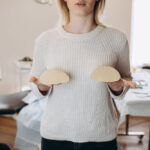 Tipos de implantes de senos y su impacto en la actividad física